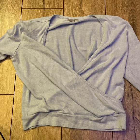 Light blue cropped shirt, clean. Never worn - Picture 1 of 1